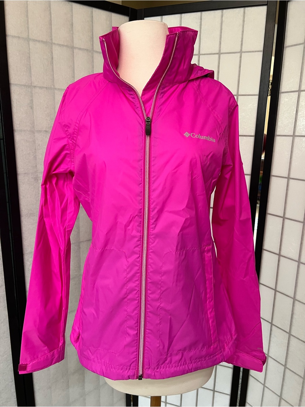Columbia Women's Hot Pink Lightweight Rain Shell